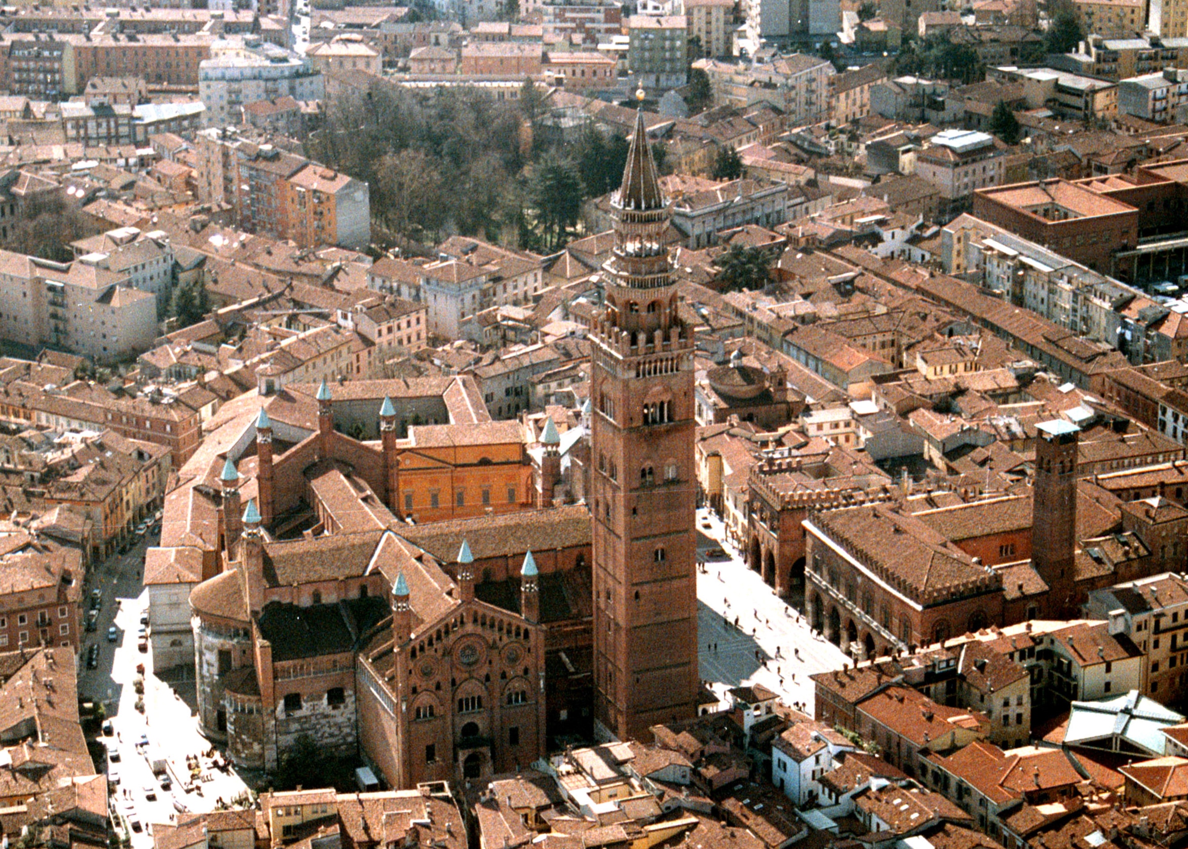 CREMONA-DAL-CIELO-1
